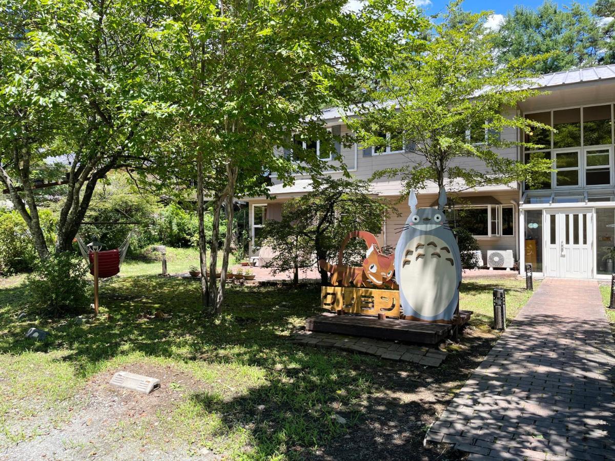 Family Pension Crayon Fujikawaguchiko Exteriör bild