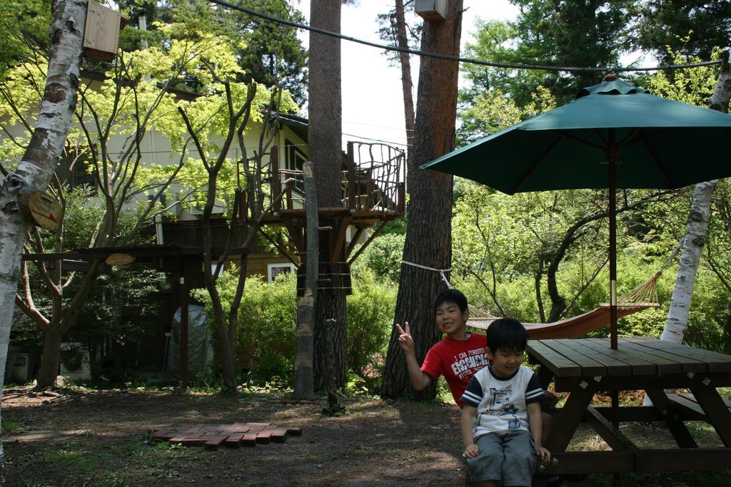Family Pension Crayon Fujikawaguchiko Exteriör bild
